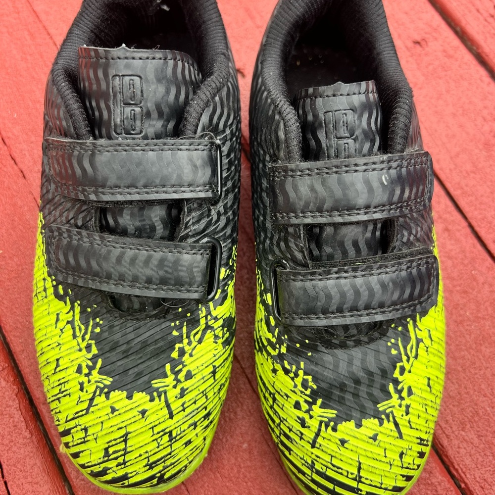 Boys indoor soccer cleats